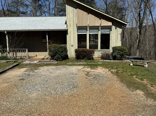 134B Primrose Dr, Sautee Nacoochee, GA