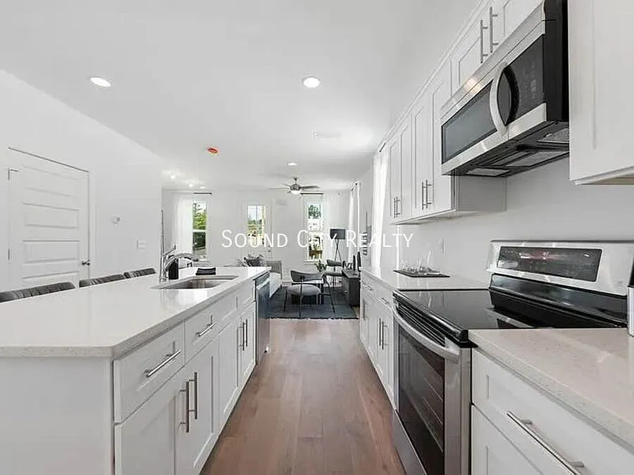 Madison 3BR 2.5 Bath home for rent, close to Briley and I-65, two story pet friendly. — Photo 3