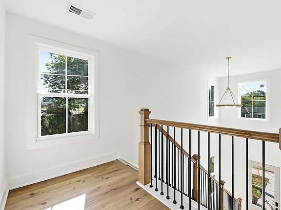 5th image of 4 Temple St