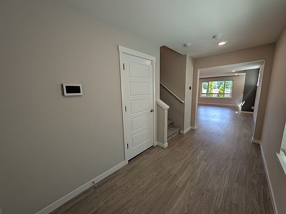 3rd image of 938 Burwood St SE