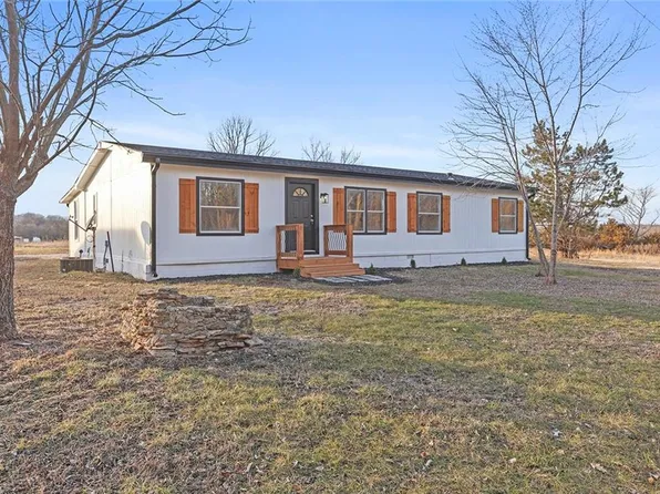 26307 W 391st St, Fontana, KS 66026