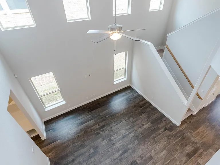 1537 Euclid Aly — Photo 37