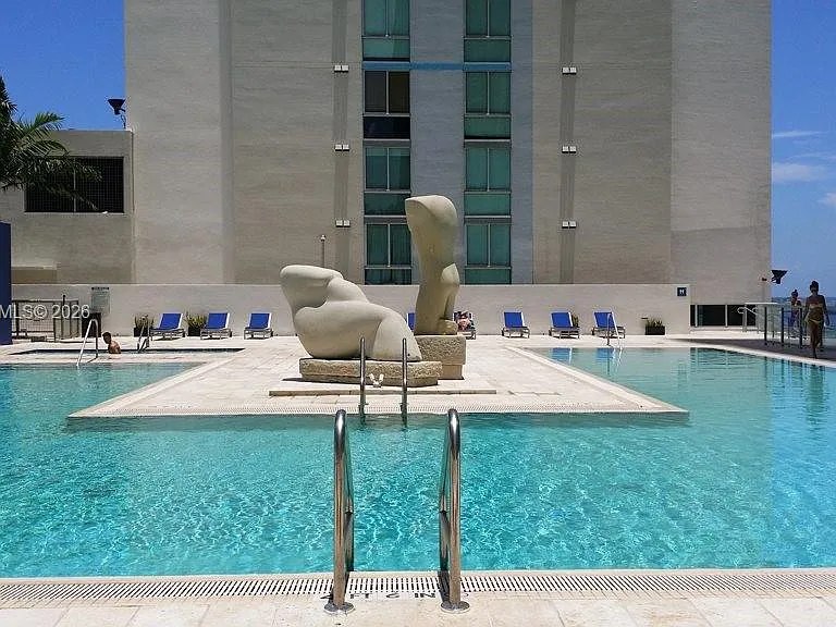 325 Biscayne Blvd #717 — Photo 20