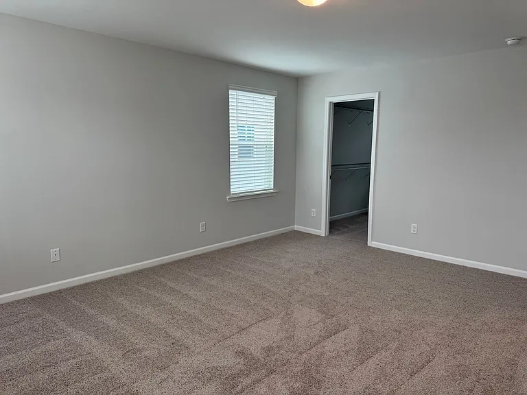 105 Fenway St — Photo 17