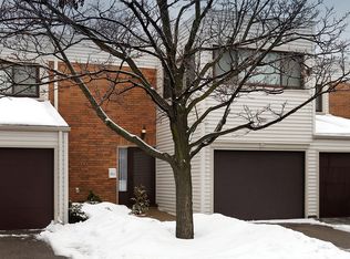 967 Spring Mill Dr #2, Hoffman Estates, IL 60169