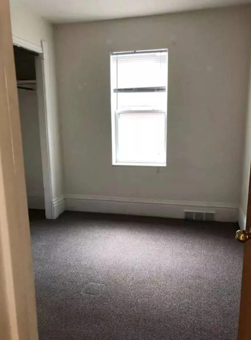 Building Photo - 1-1417 Williamson St #2