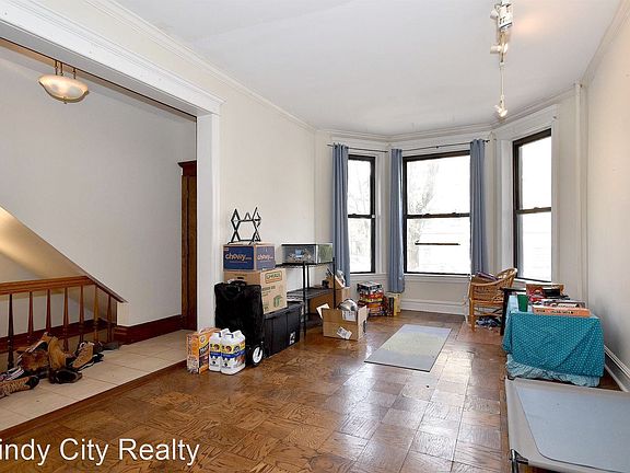 3rd image of 911 W Dakin St #8515901