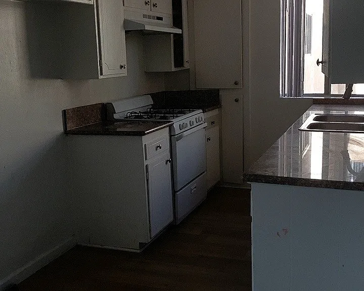 2405 S Corning St — Photo 6