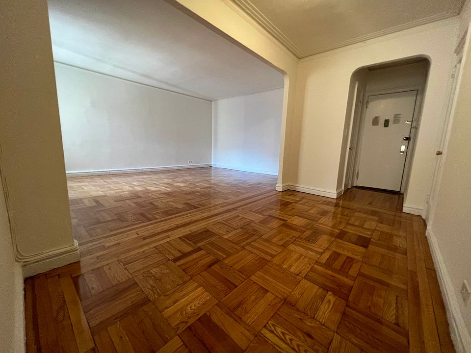 2nd image of 853 Walton Ave APT 5B