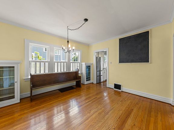 3rd image of 1002 N President St