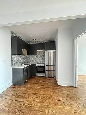 3rd image of 224 Hawthorne St #3H