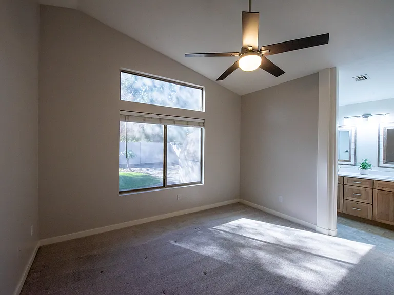 833 E Ross Ave — Photo 12