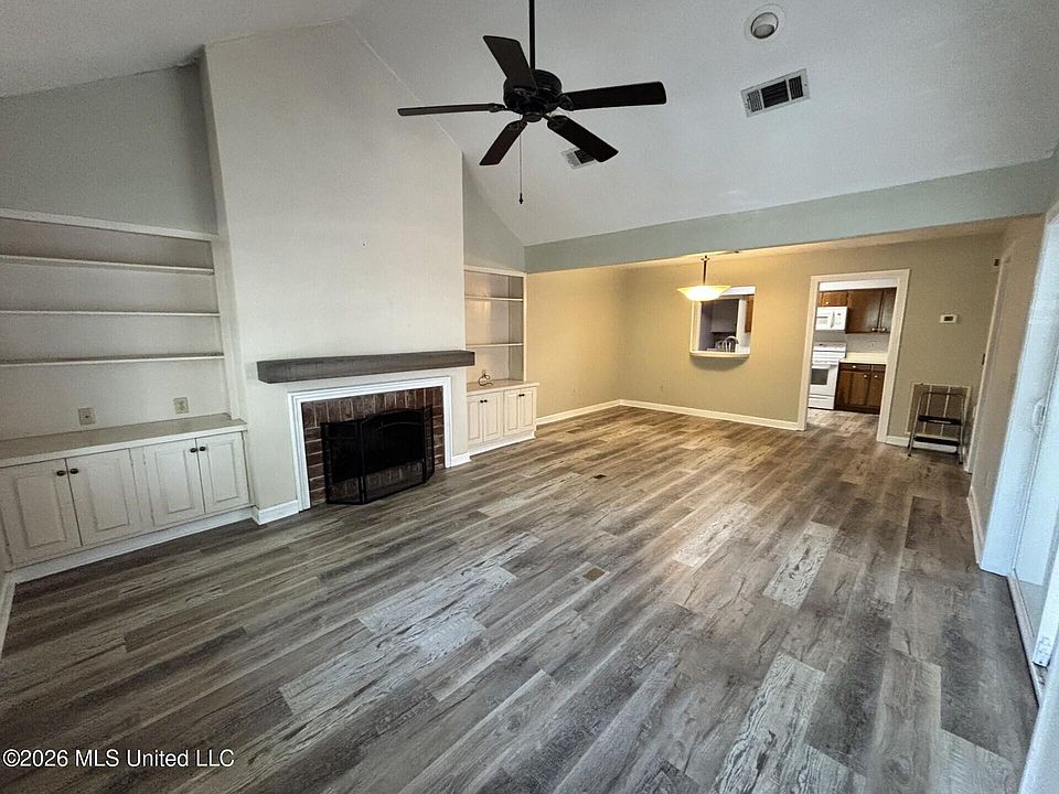 2nd image of 107 River Pl #1