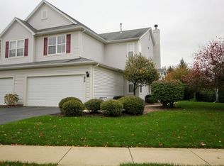 206 Grand Ridge Rd, St Charles, IL 60175