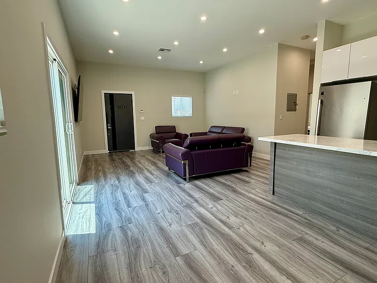 2428 N Lincoln St #101 — Photo 4
