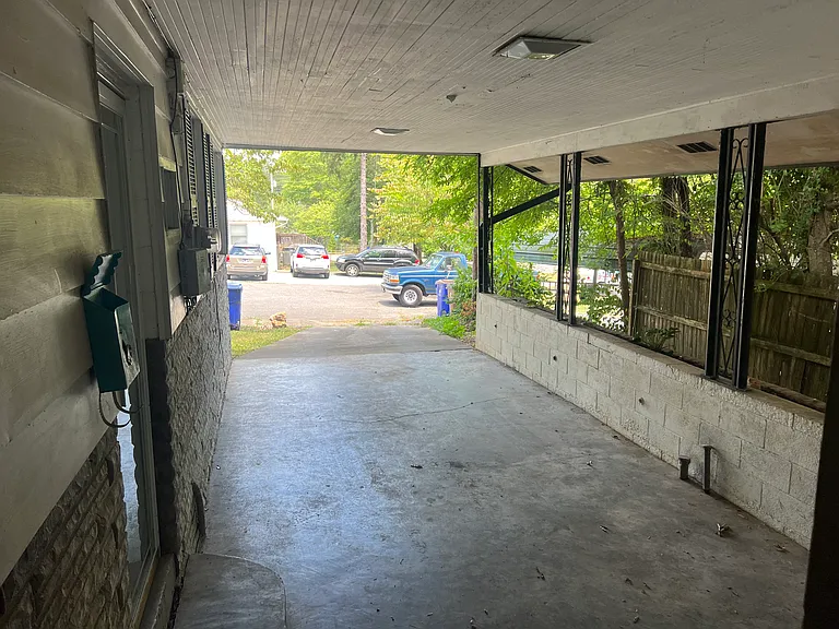 110 S Purdue Ave — Photo 3