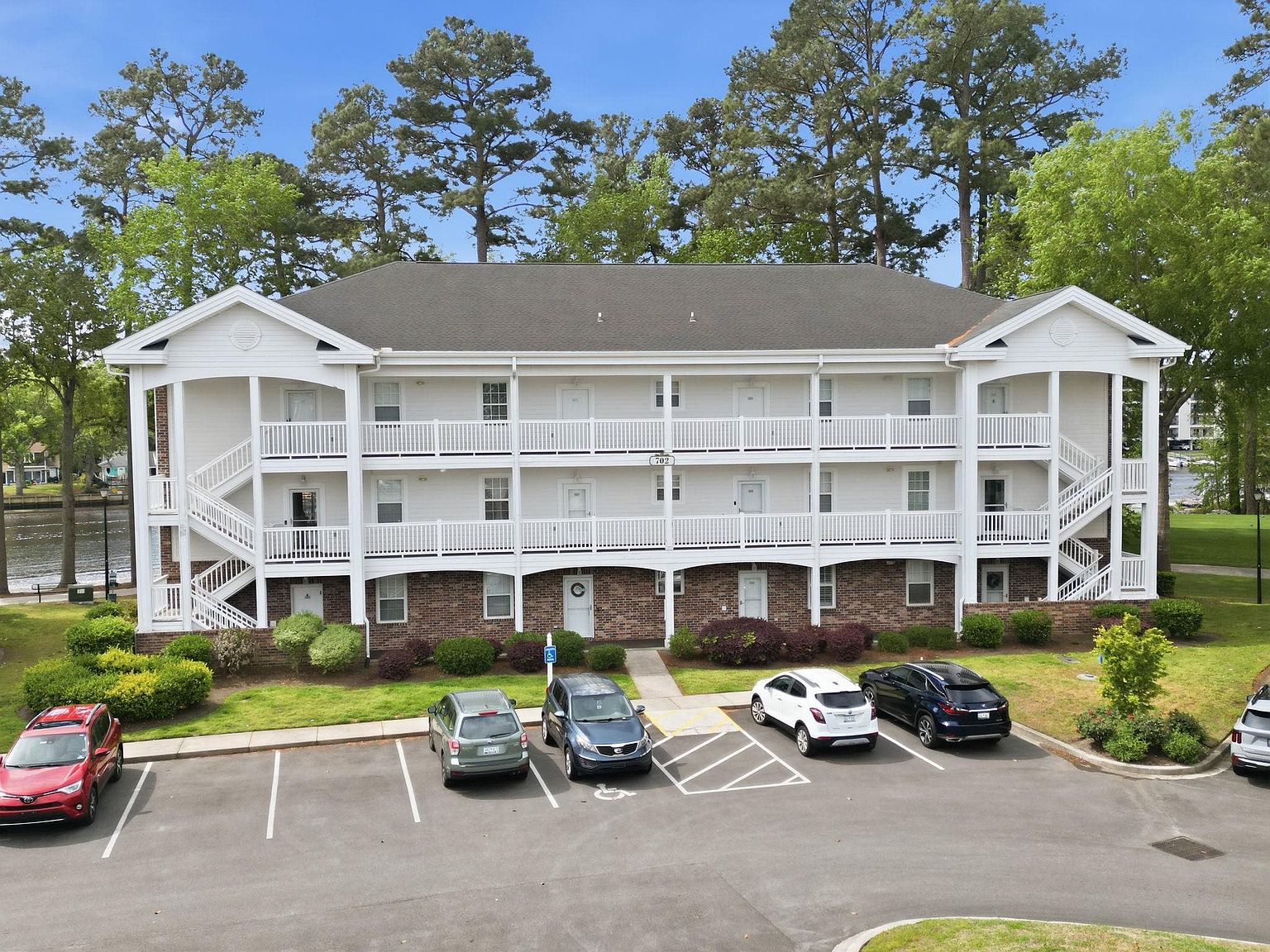 702 Riverwalk Dr. #102