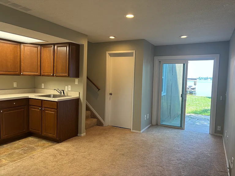 425 E Shore Dr #1 — Photo 4