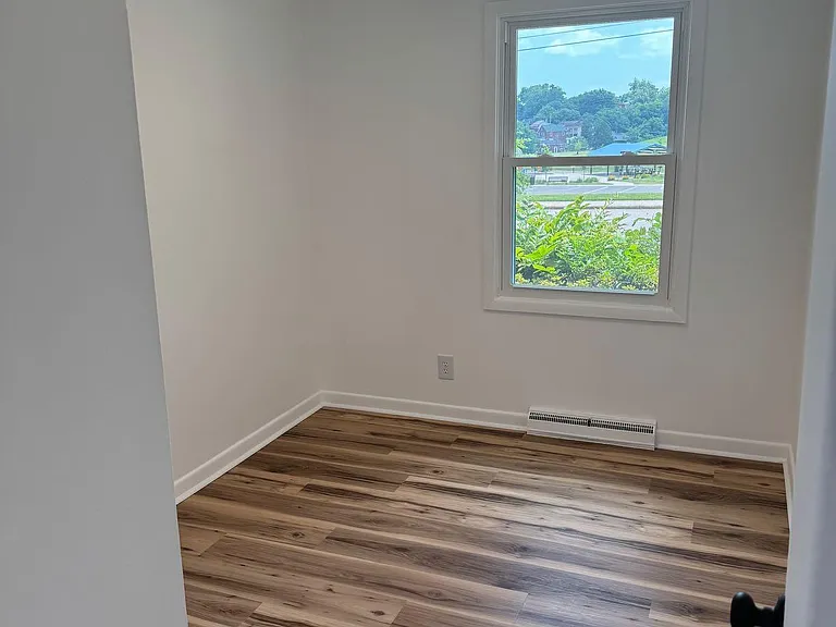 312 Sycamore St — Photo 9