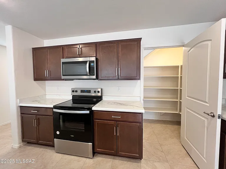 11977 E Chamrod Dr — Photo 9