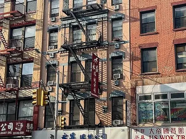 38 E Broadway APT 1, New York, NY 10002