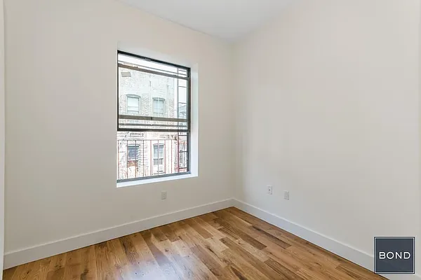 Rented by Bond New York | media 33