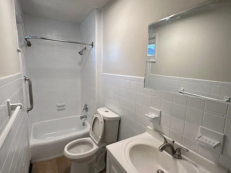 119 Tyler St #A — Photo 8