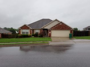 410 Curtis St, Centerton, AR 72719