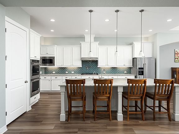 3rd image of 106 Cinnamon Creek