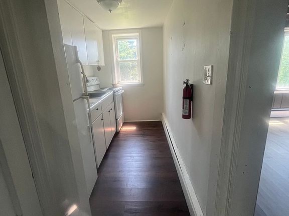 3rd image of 931 N Trooper Rd APT B2