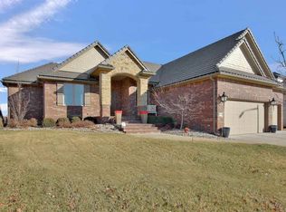 3410 N Beach Club Cir, Wichita, KS 67205