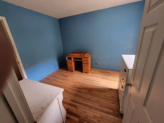 3rd image of 51 Chase Ln