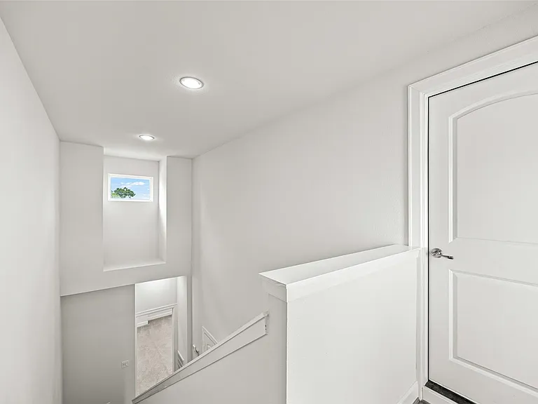 719 Leverkuhn St — Photo 35