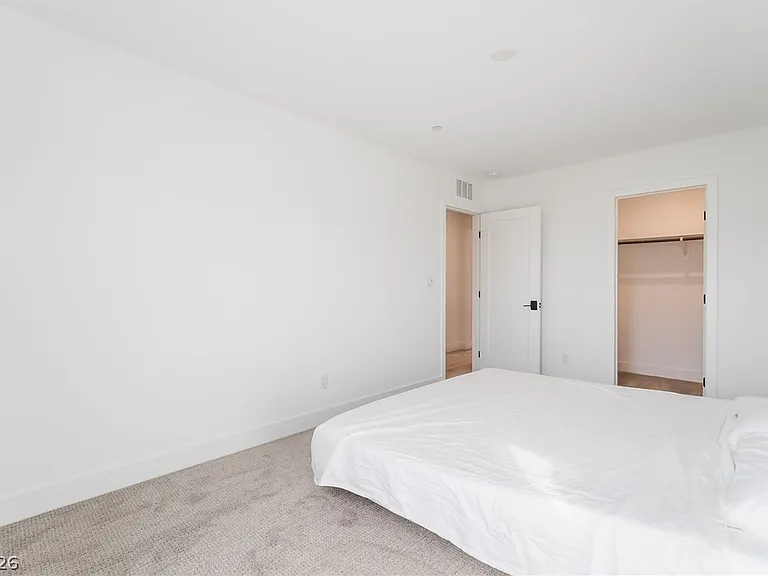 3192 Vittoria Ave — Photo 17