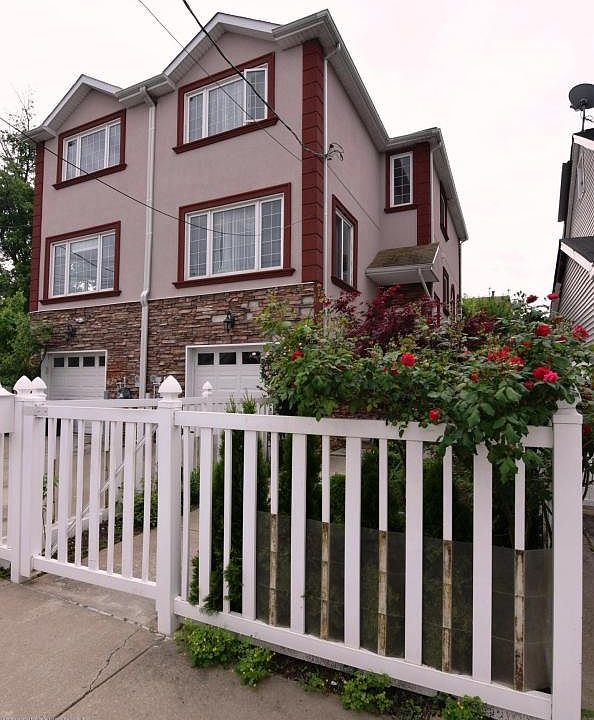 1st image of 54 Hempstead Ave