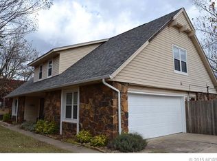 601 Oak Ridge Dr, Sand Springs, OK 74063