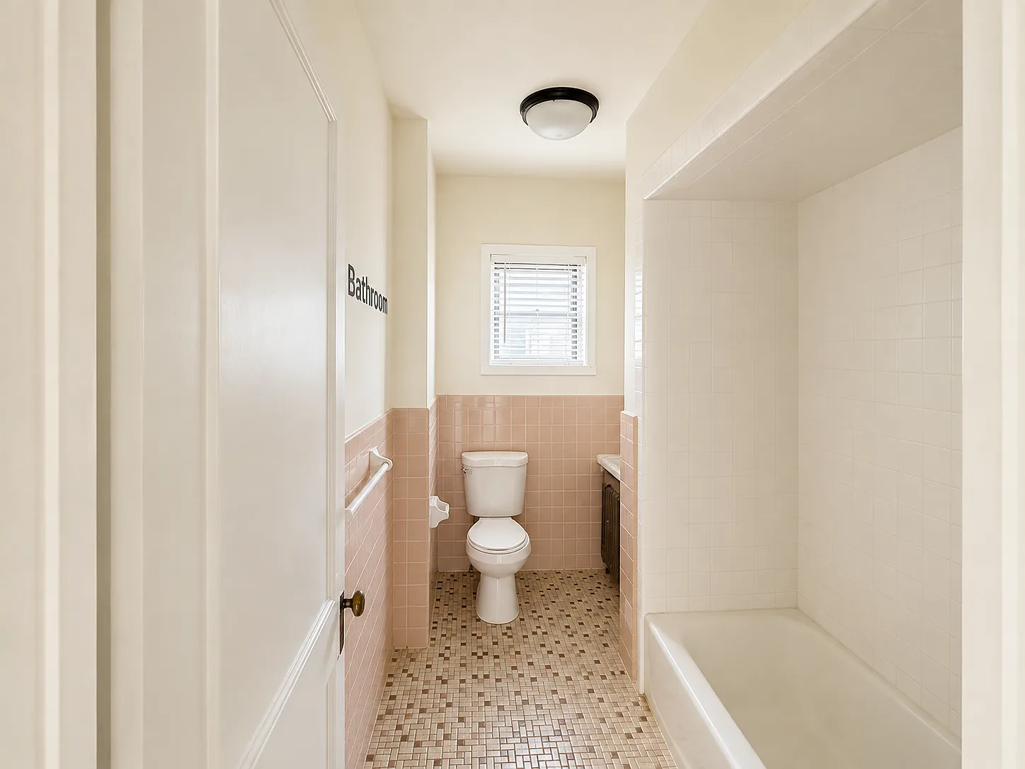 41 Wright Ave — Photo 2