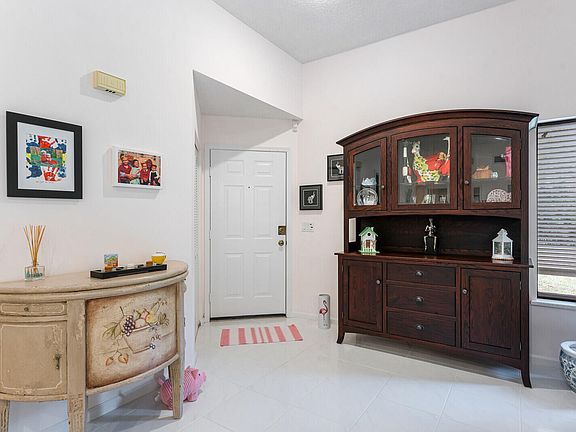 4th image of 10046 Shadywood Place