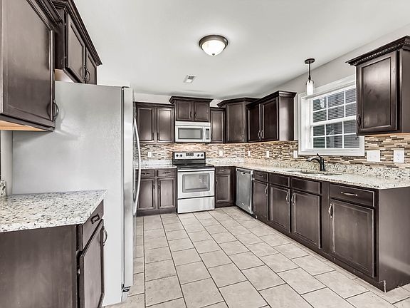 5th image of 2988 McManus Cir