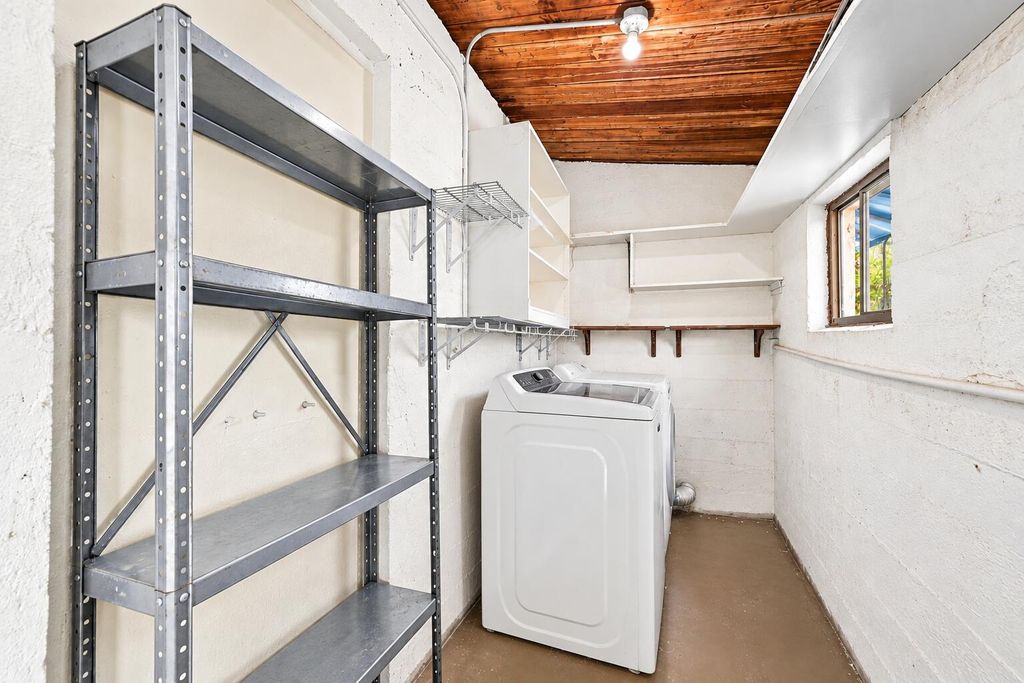2511 NE 12TH Court, photo 5