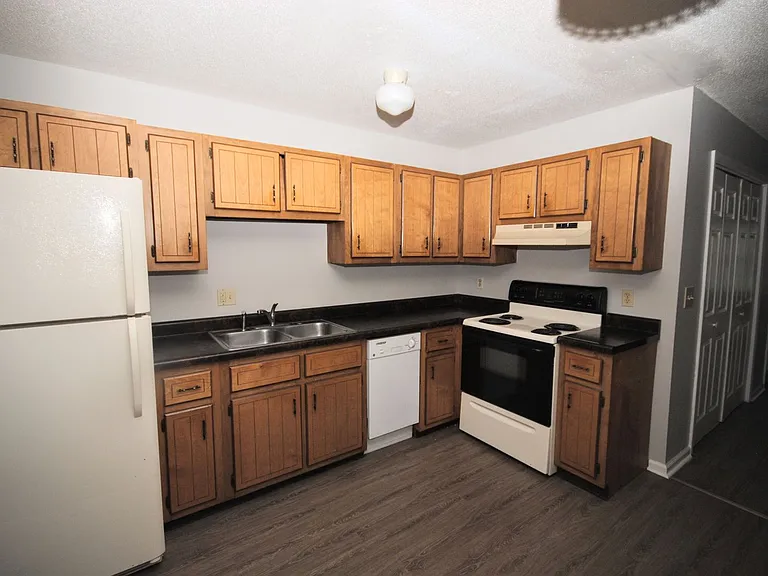 620 Oak Park Blvd #204 — Photo 34