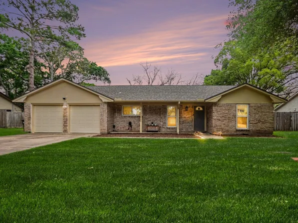 114 E Wildwinn Dr, Alvin, TX 77511