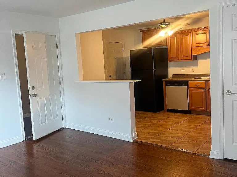4421 Prescott Ave — Photo 3