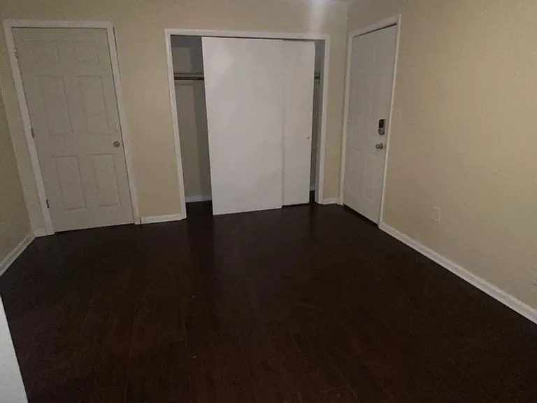1619 Jefferson St — Photo 15