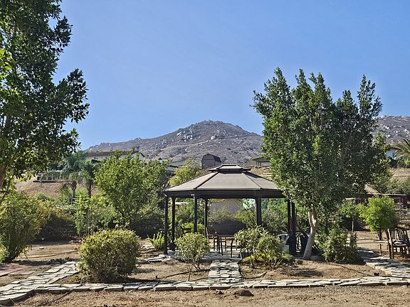 2nd image of 410 Caliente Dr #1