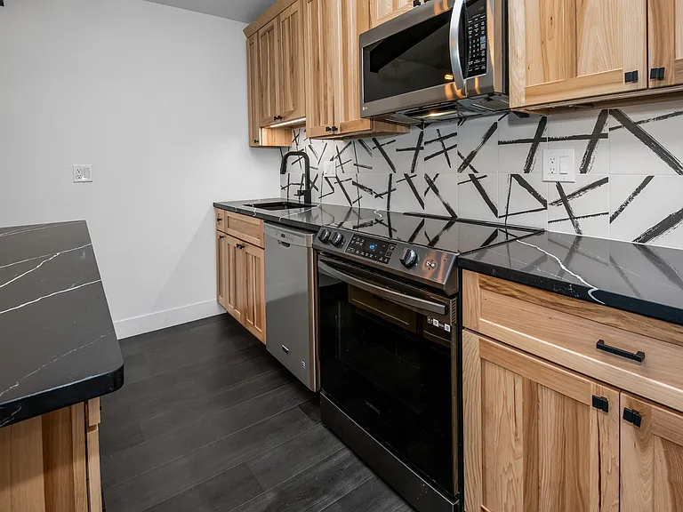 2059 Chamonix Ln #3 — Photo 10