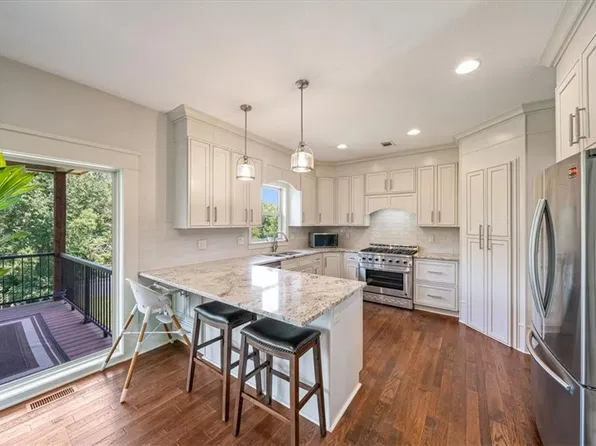 13768 Lookout Dr, Kansas City, MO 64139