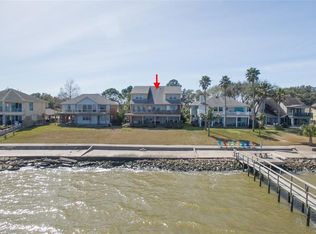 1437 Bayshore Dr, Kemah, TX 77565