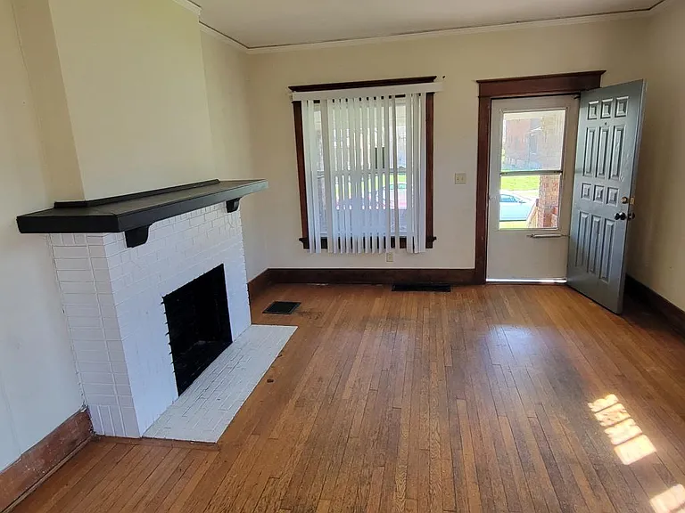 31 E Norman Ave — Photo 6