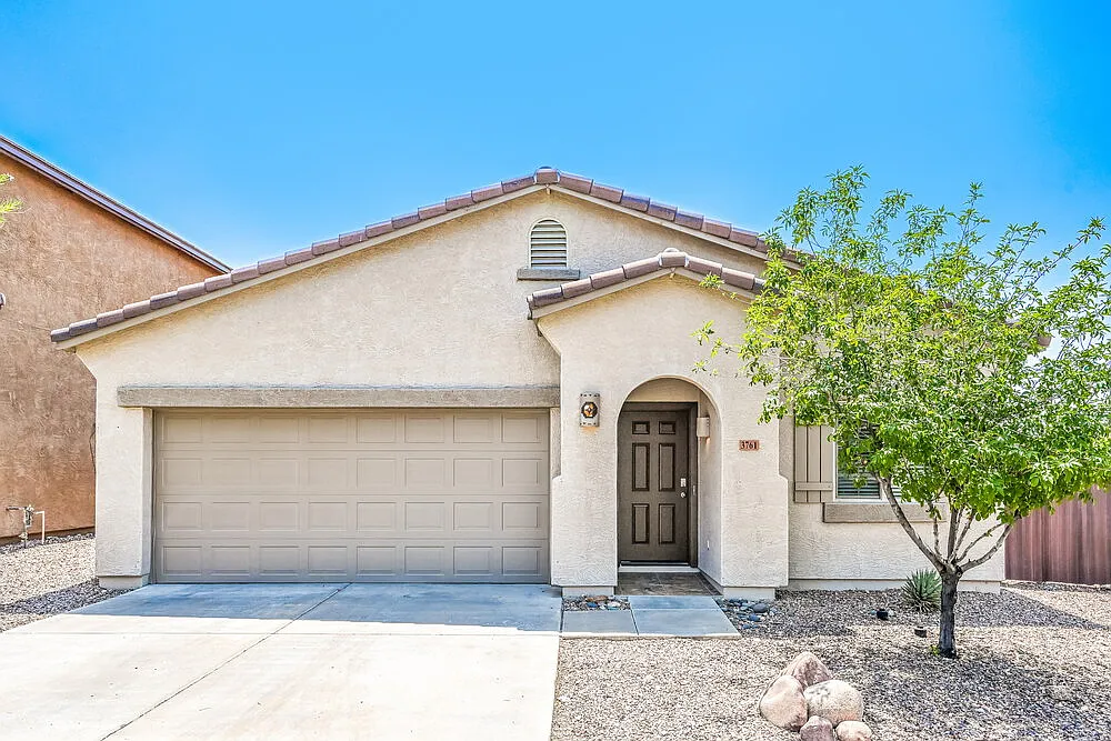 4 bed, 2.0 bath, 1916 sqft, $2,695 — Photo 1